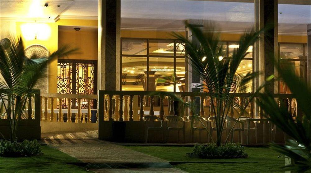 Royal Beach Resort & Spa Sharjah Exterior foto